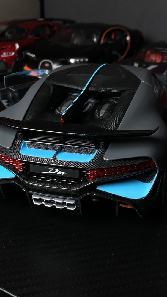 Bugatti DIVO 1:18 модель