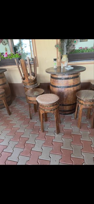 Mese si scaune tip butoi
