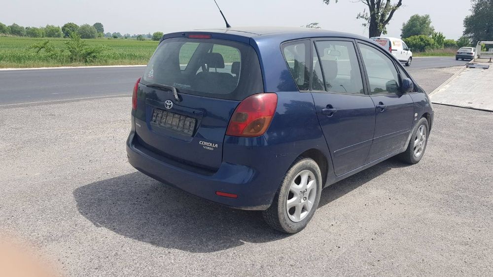 Toyota Corolla Verso на части