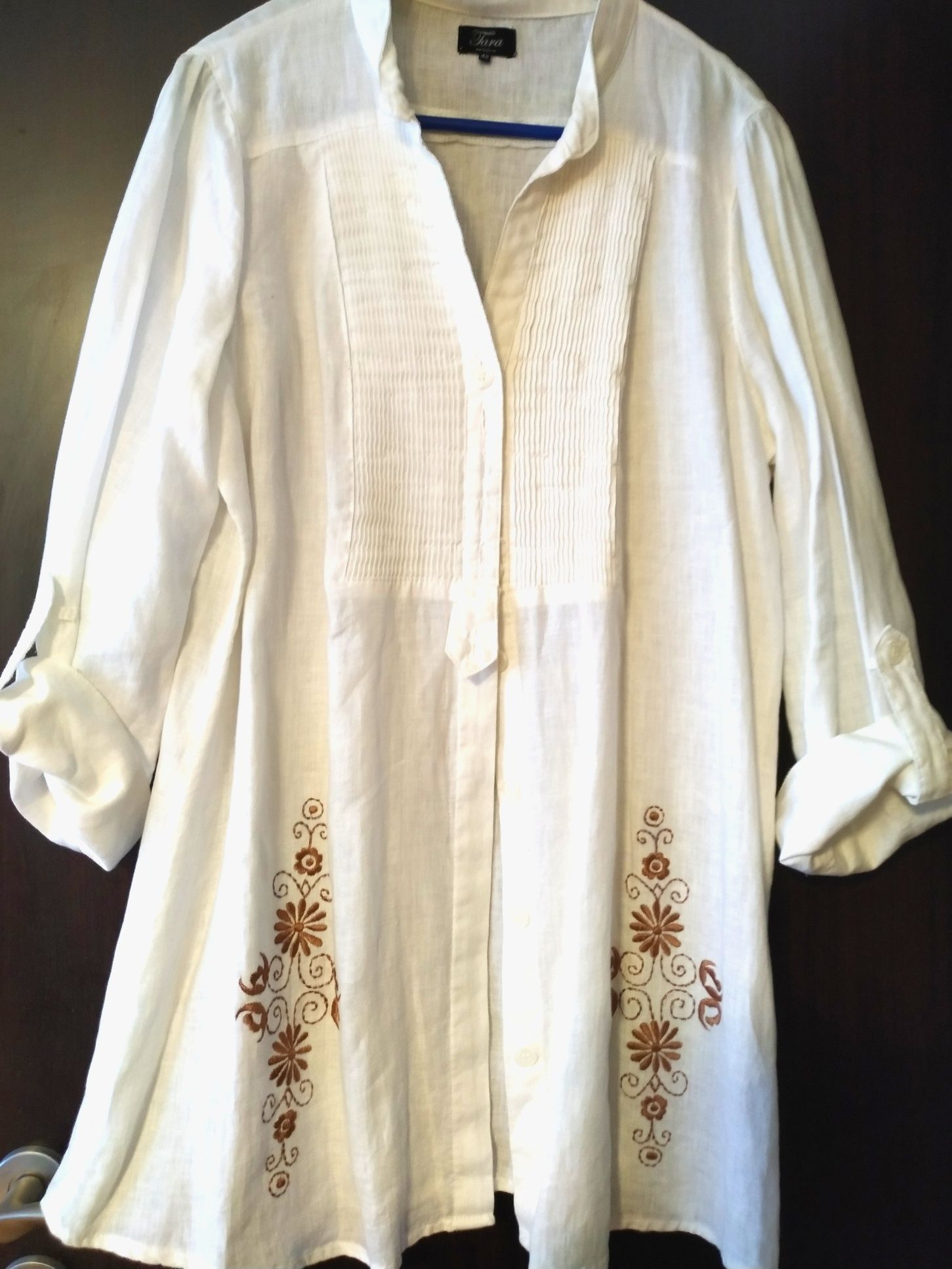 Ризи,поли ,престилки за носия с бродирана традиционна българска шевица