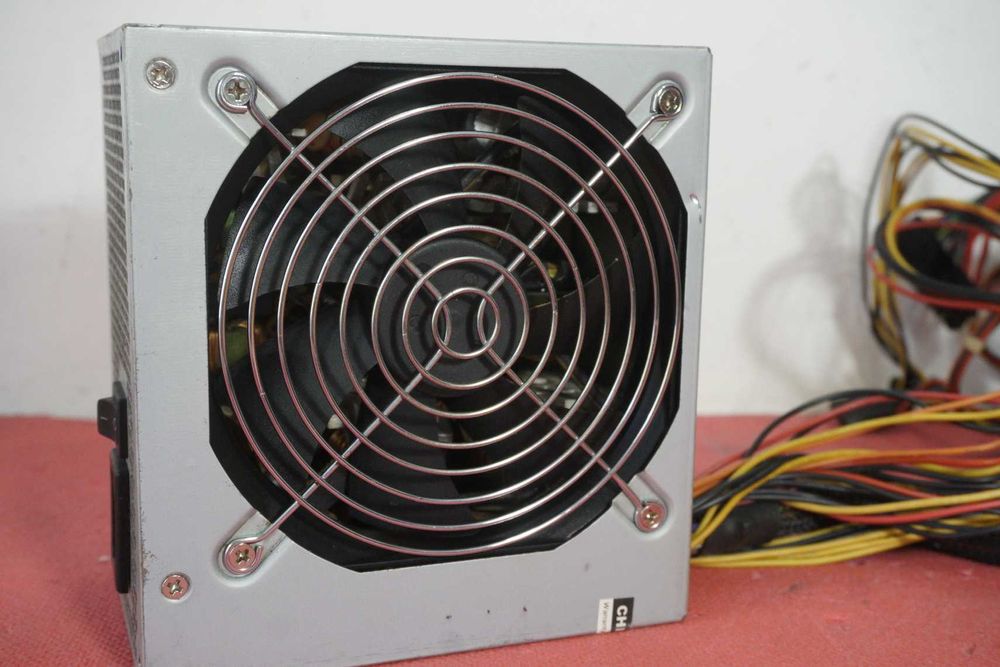 Захранване PSU 400W Chieftec - PCIe 6pin + CPU 8pin/ Вкл.ДДС