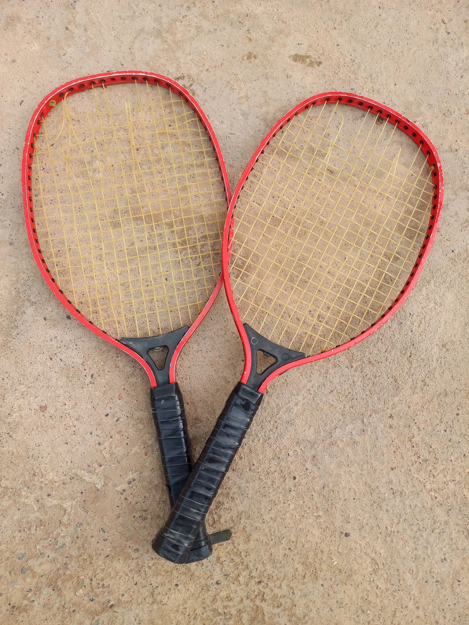 Tennis raketkasi .