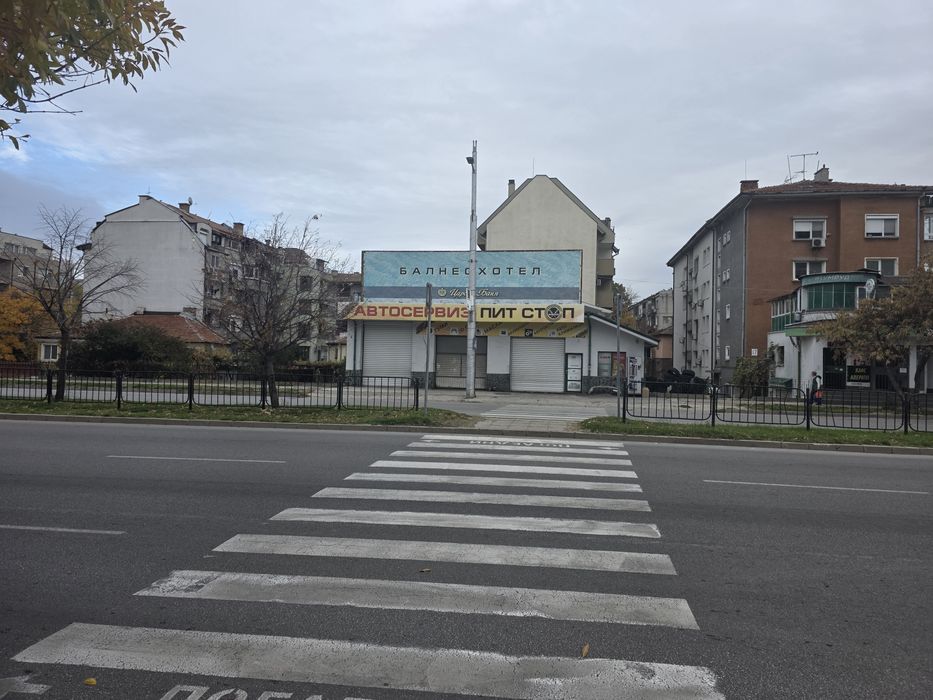 Билборд, Рекламно пано под наем