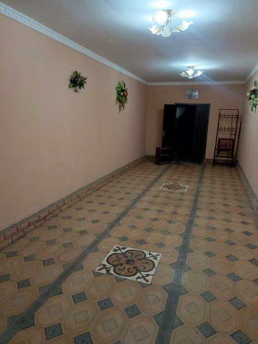 Uy sotiladi ajoyib narxda tayyor uy basseyni xam bor