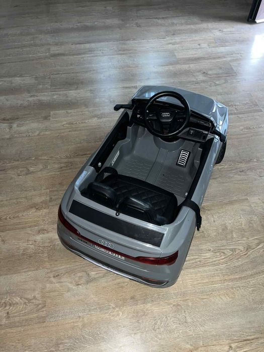 Masina electrica copiii 3+ (audi]. (NOU)