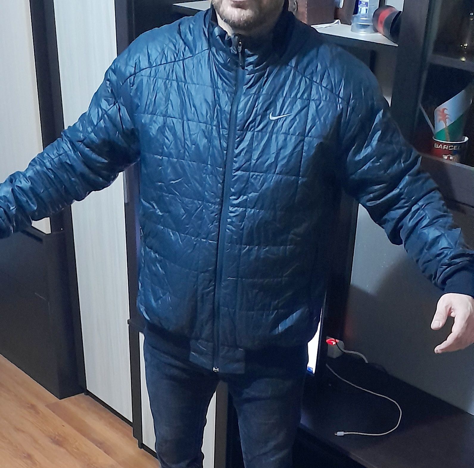 Оригинално мъжко яке NIKE !