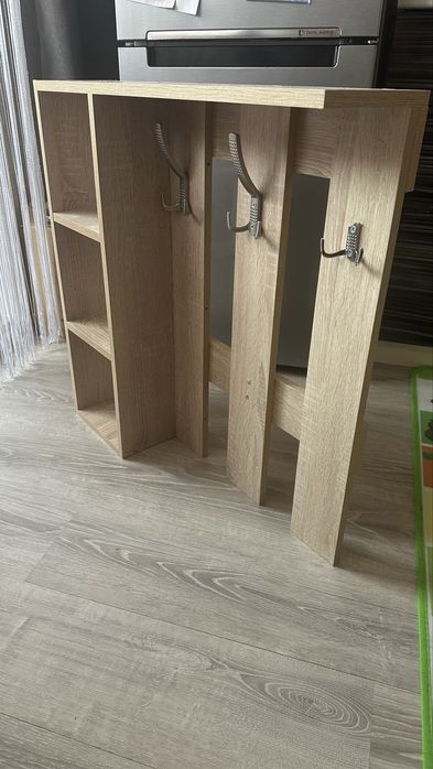 Продам вешалку в прихожую