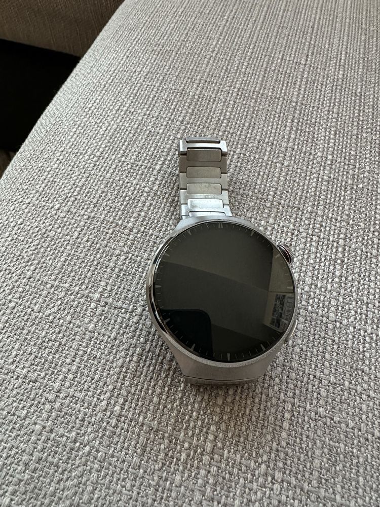 Продавам Huawei Watch 4 pro