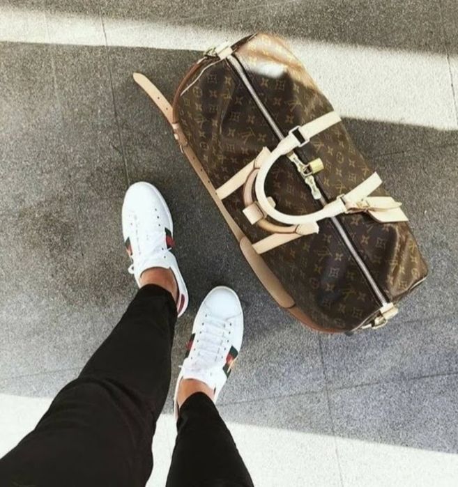 Genti vocal unisex Louis Vuitton, saculet, etichetă