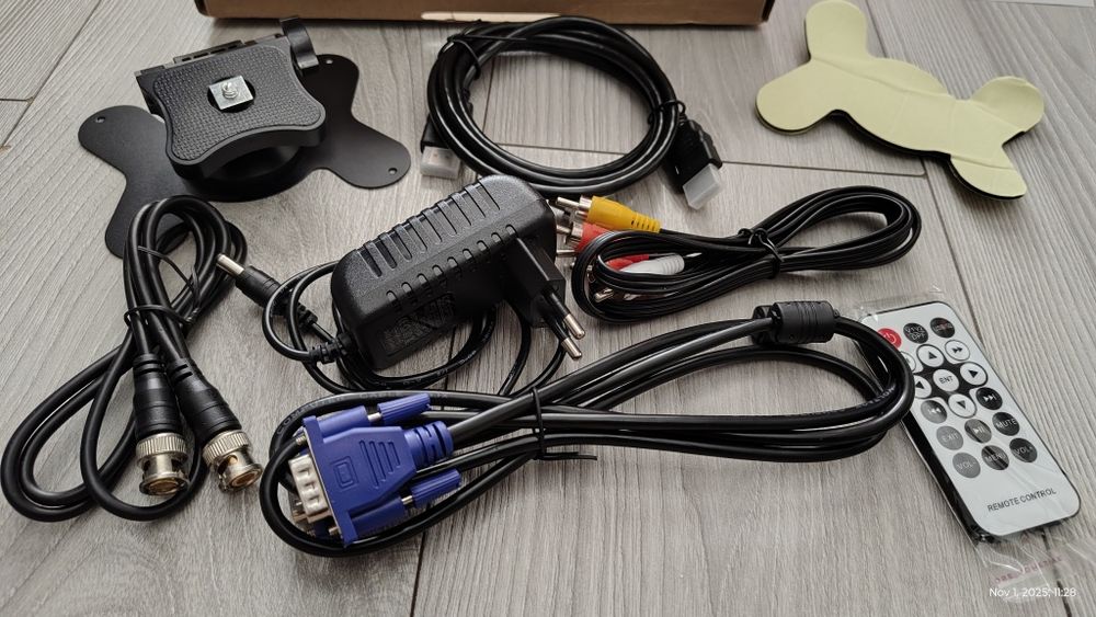 Mini tv color , toate accesoriile