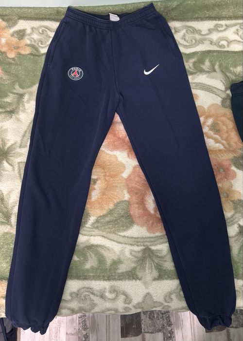 Оригинално спортно долнище Nike PSG – размер S