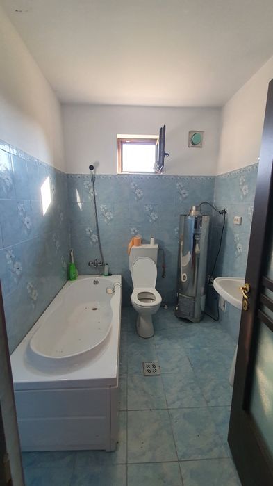 Vând sau schimb casă la țară