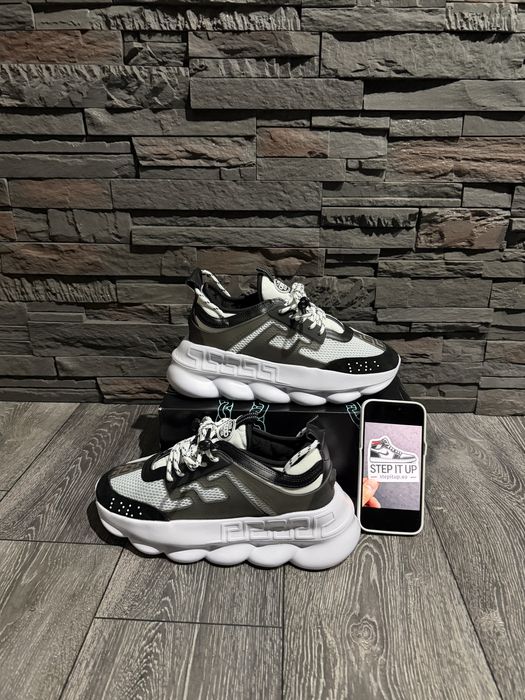 Versace chain reaction