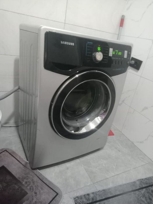 Стиральная машина в хорошем состоянии