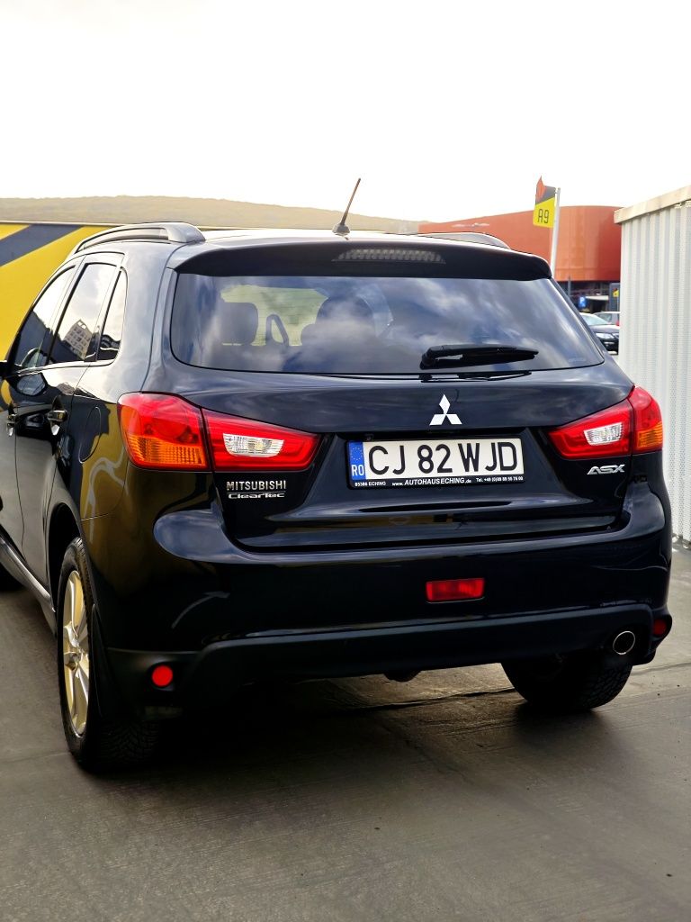 Vând Mitsubishi ASX 1.8 DI-D 4WD