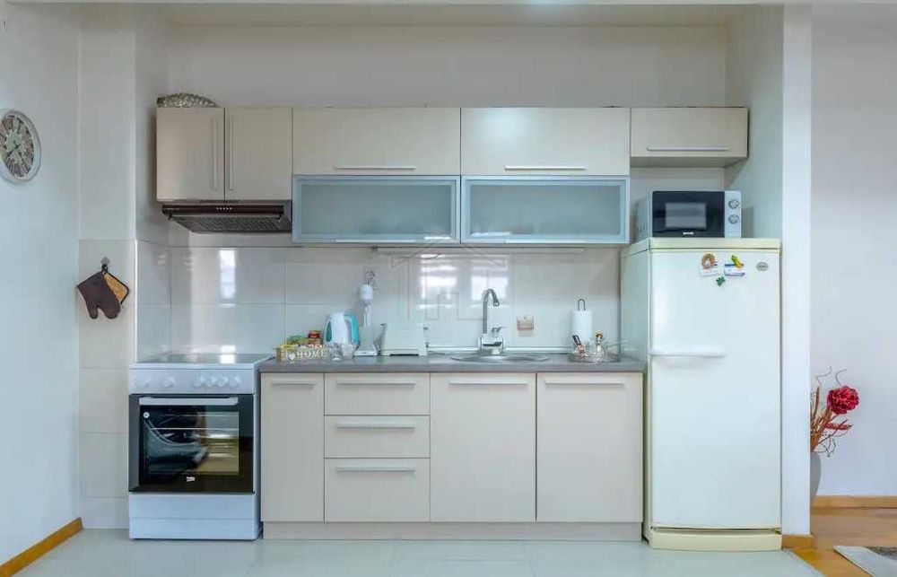 Дава се под наем Тристаен апартамент в Пловдив, Младежки Хълм - 96 кв.м за 453.9 € - Снимка #3