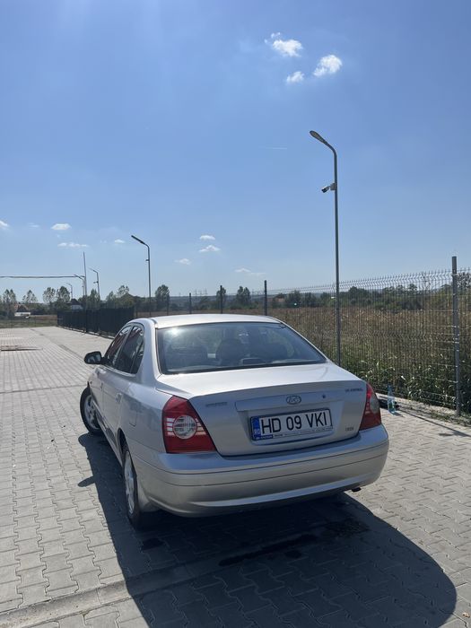 Hyundai Elantra 2004