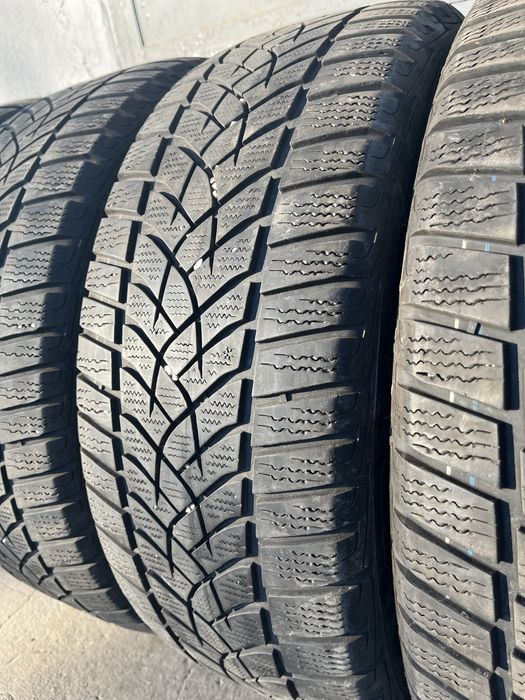 4 бр. зимни гуми 235/50/19 GoodYear AO SUV DOT 1019 5-6 mm