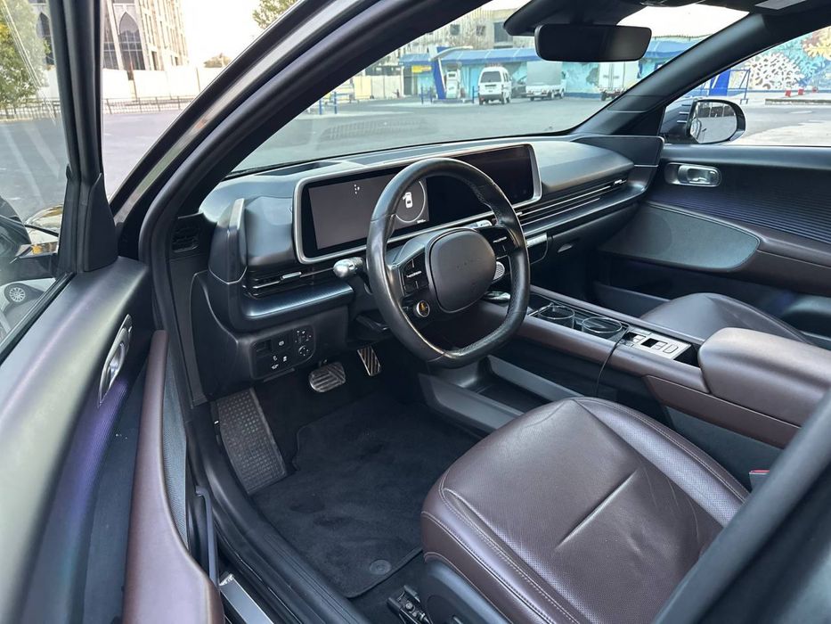 Hyunday ioneq 6 srochna sotiladi