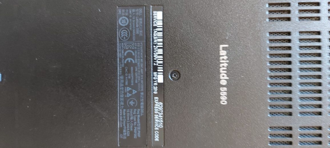 laptop dell- намокрен