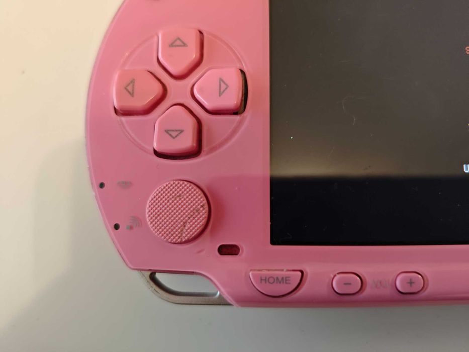 Sony PSP 1000 Pink Limited Edition - качени много игри