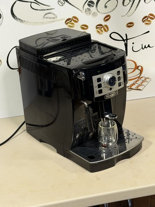 Кафемашина кафе автомат delonghı magnifica S с гаранция