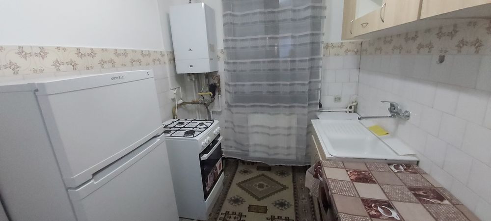 Apartament 2 camere de închiriat bloc renovat