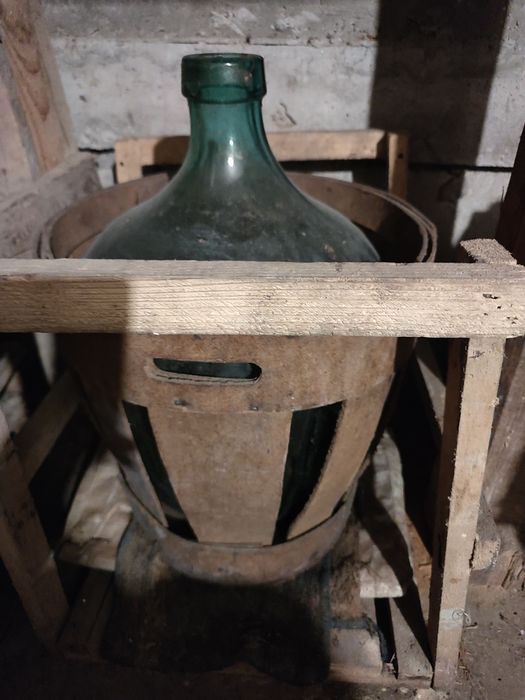 Damigene de 50 l si  doua de 30 litri