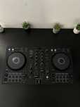 Consola DJ  (PIONEER DJ DDJ-FLX4)  &  Casti Dj  (STUDIO PRO)