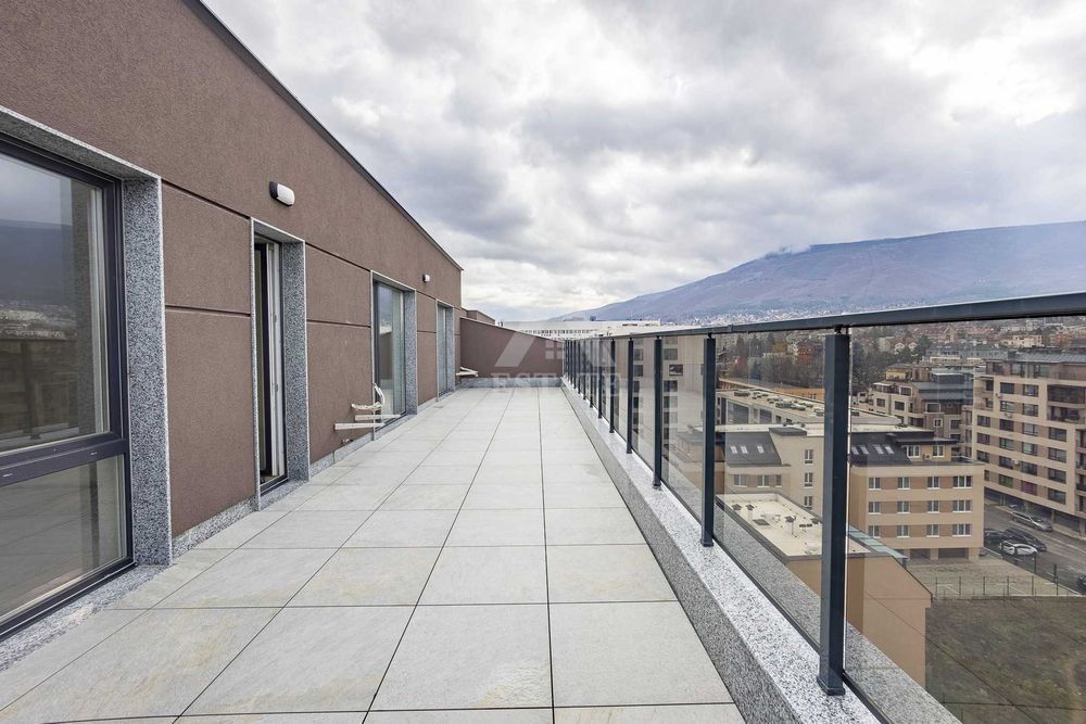 Продава просторен 3-стаен апартамент в ж. к. Овча Купел