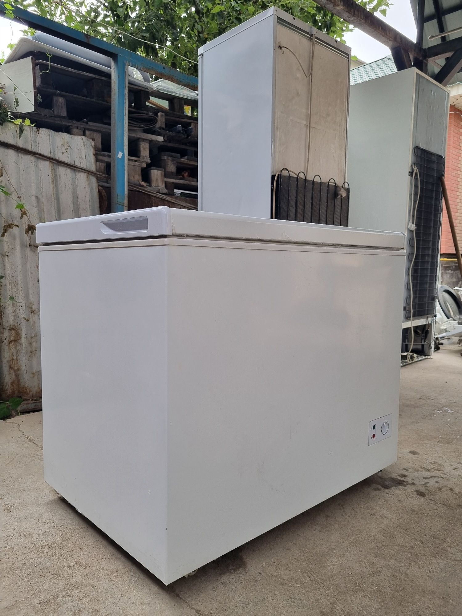 Морозильник Бирюса 240л