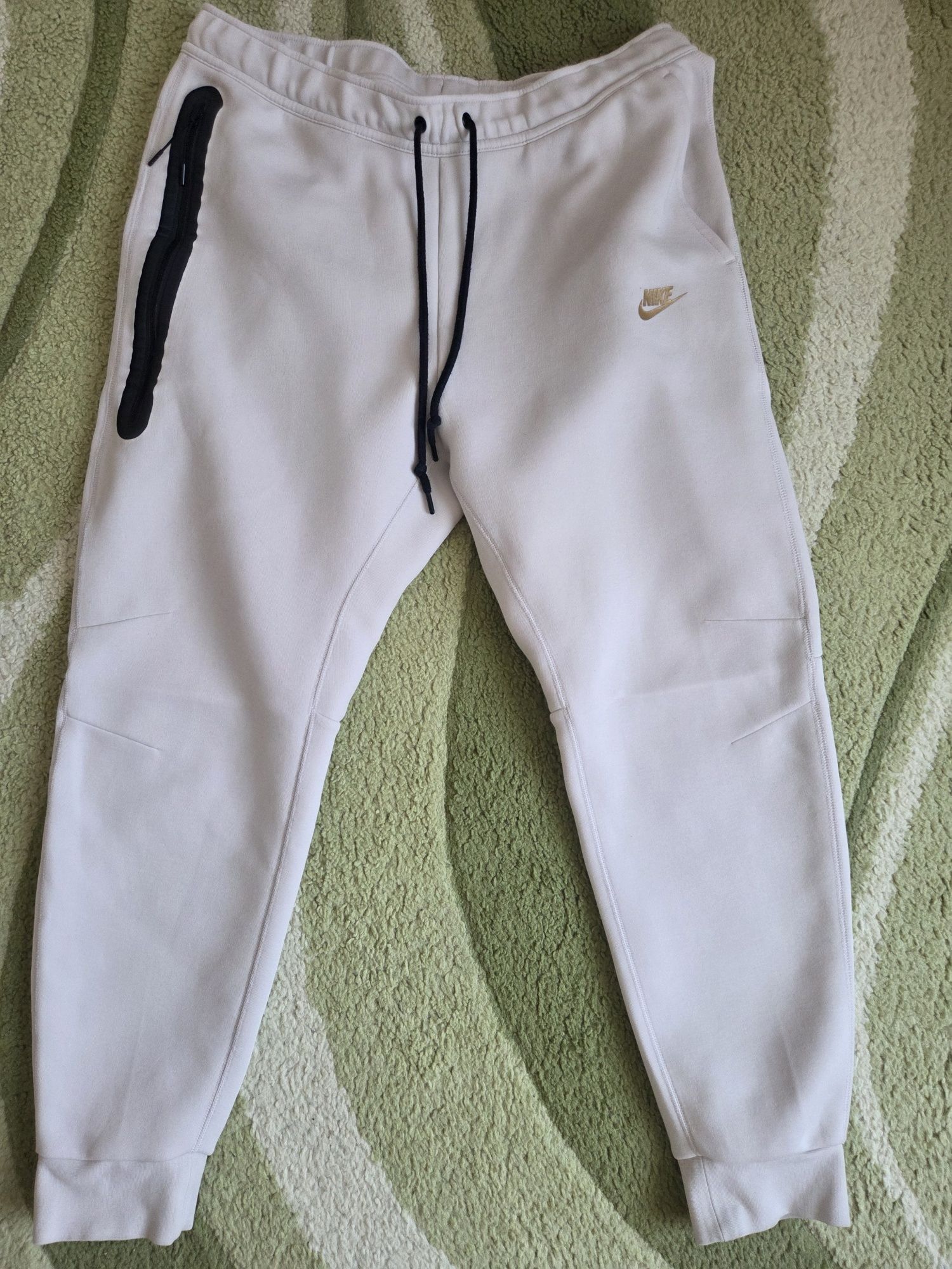 Долнище Nike tech