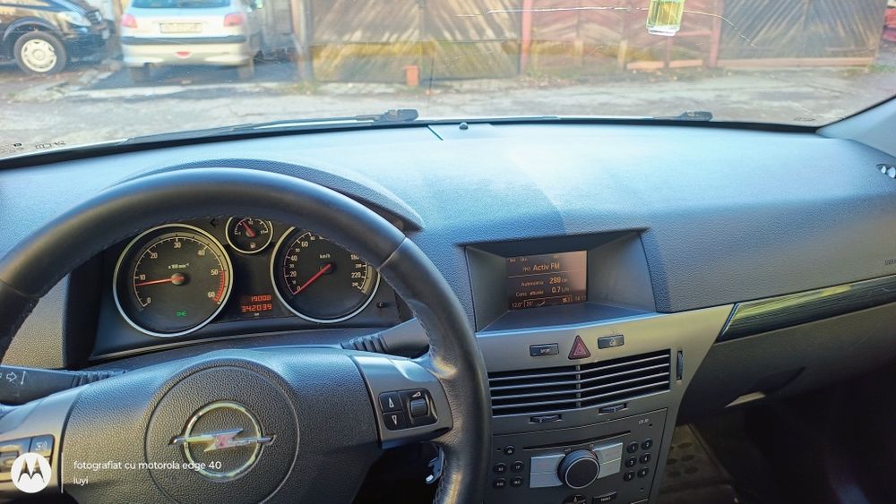 Opel Astra H break 1.9 cdti