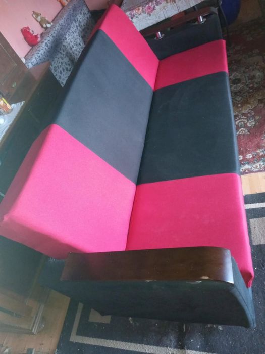 Canapea de vânzare în stare foarte bună predare personala