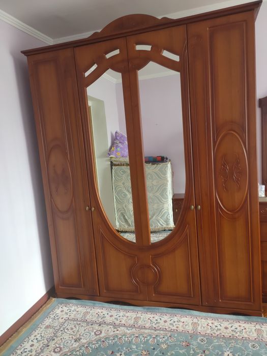 Продам спальный гарнитур