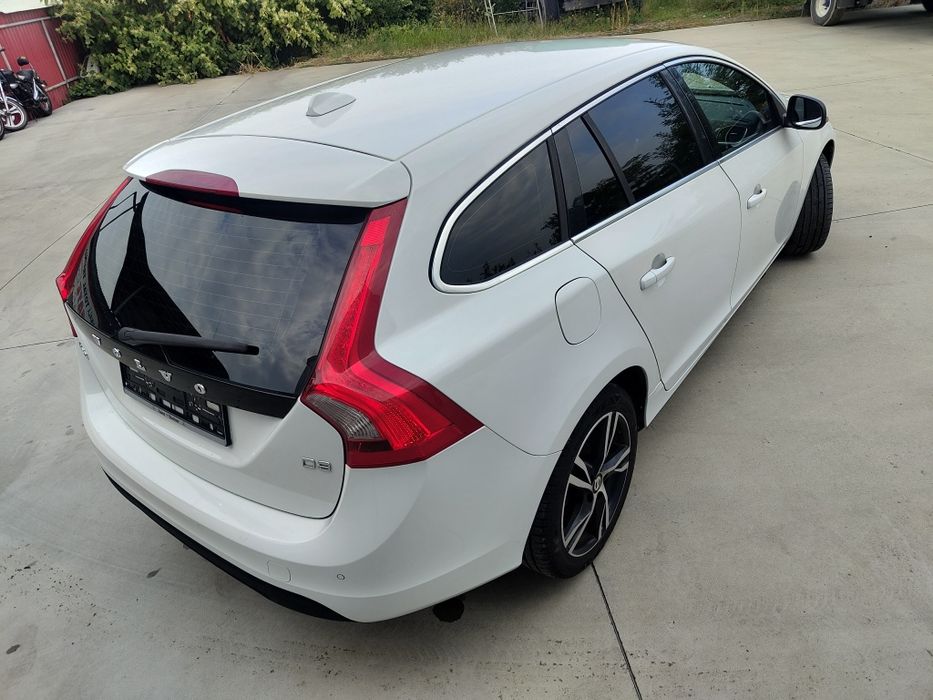 Volvo V60 D3 2.0 Diesel 5 pistoane