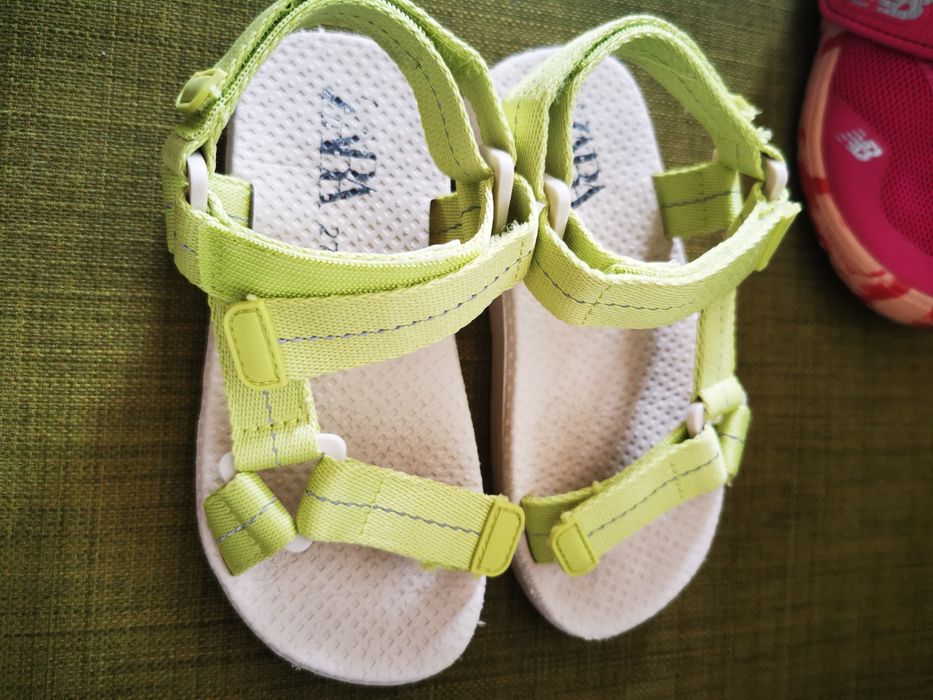 Sandale Zara fete/baieti marimea 27, aprox 17.8 cm