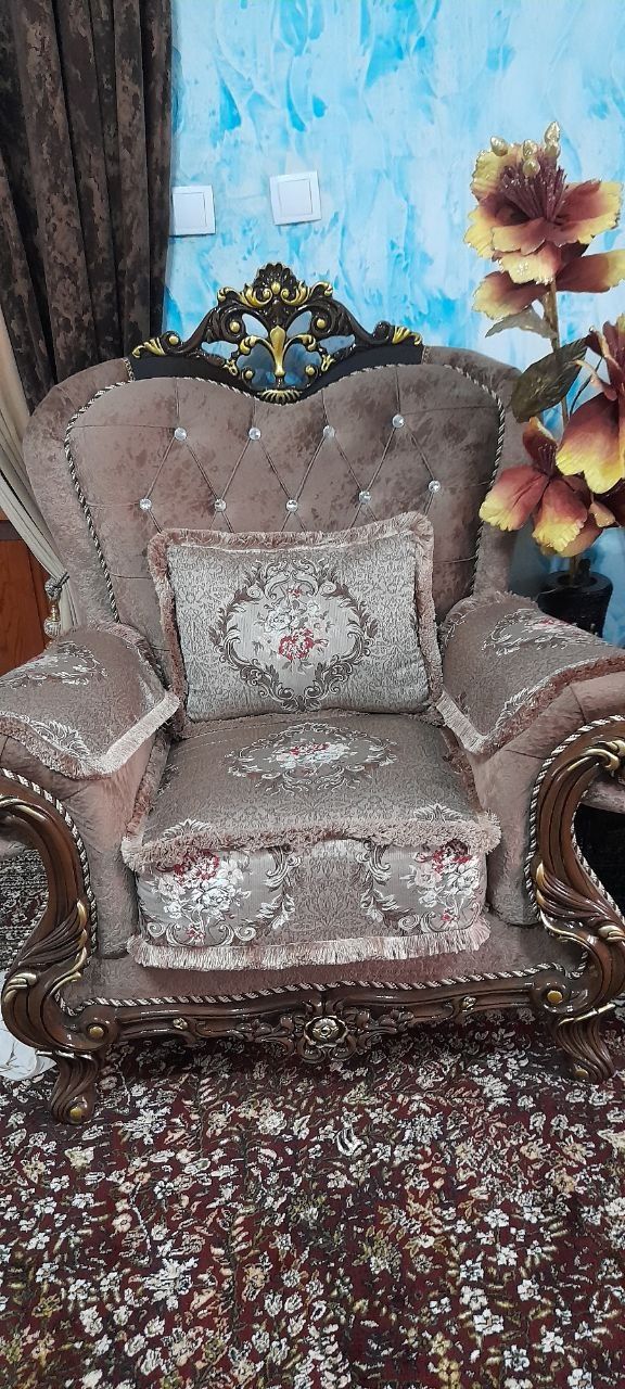 Mehmonxona uchun mebel