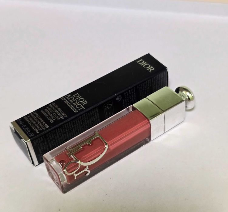 Разпродажба на нова и използвана козметика