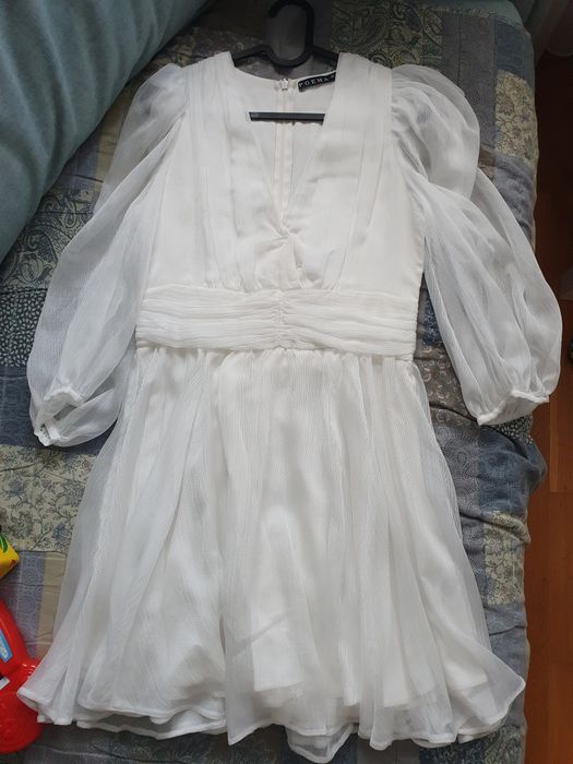 Rochie alba poema