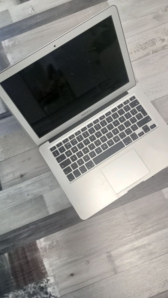 Macbook air i5 late 2015