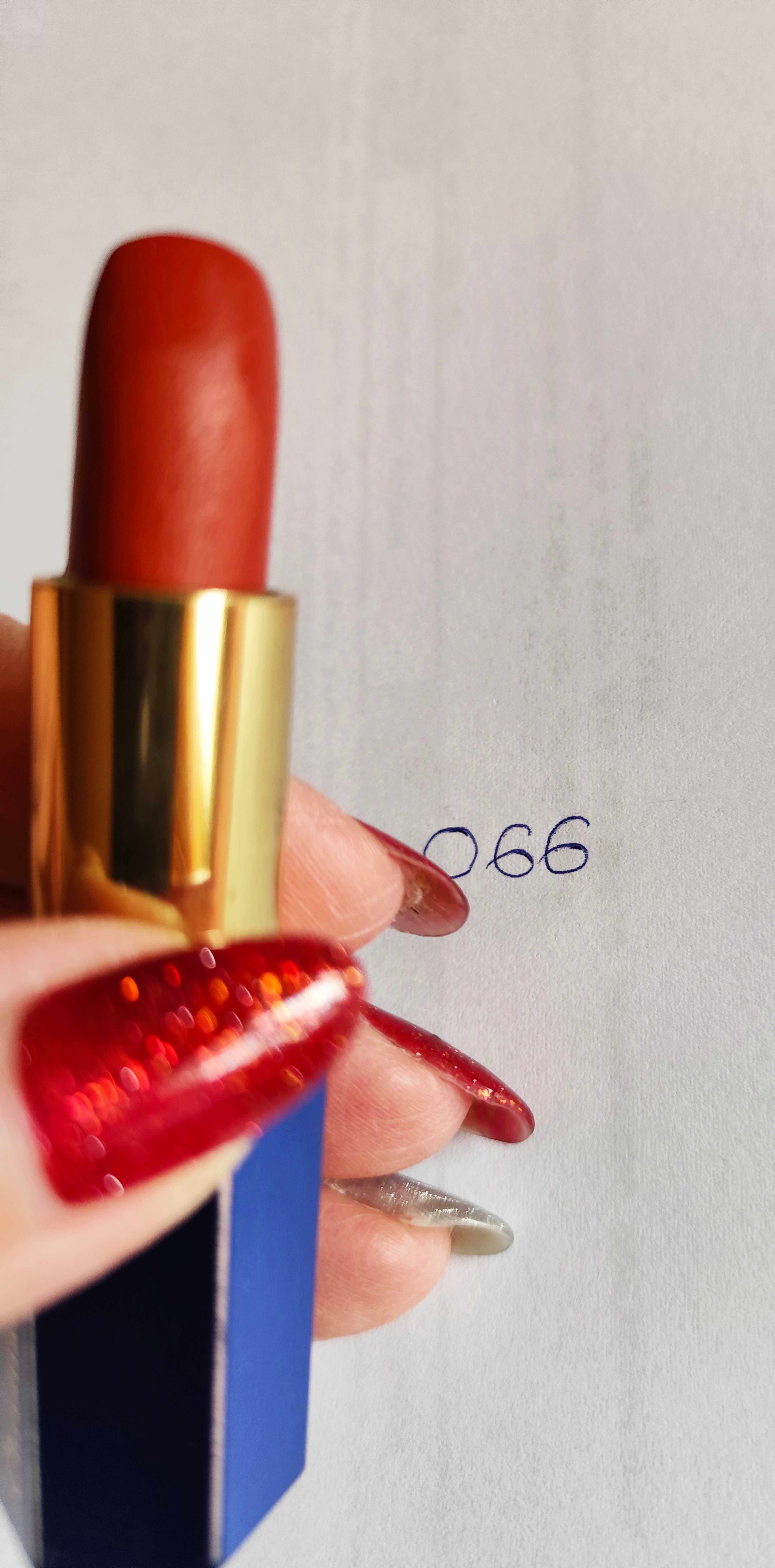 Продавам червила  DIOR Rouge Diorific Haute Couture