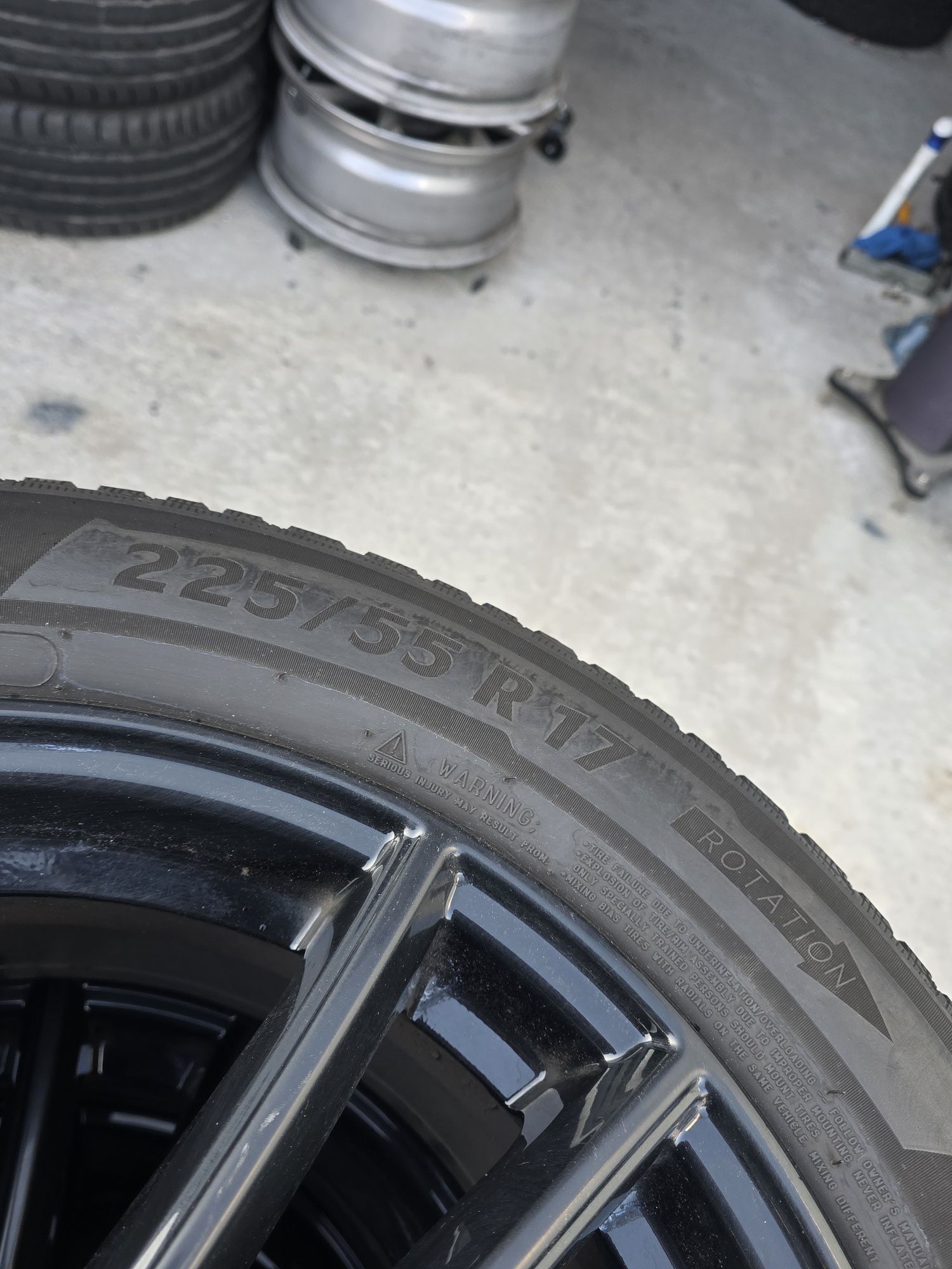 4 Броя 225/55/17 Michelin 2x6,5mm 2x5mm