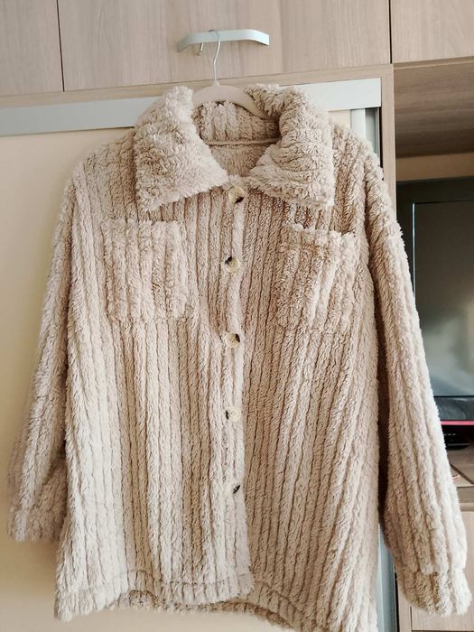 Дамско бежово палто