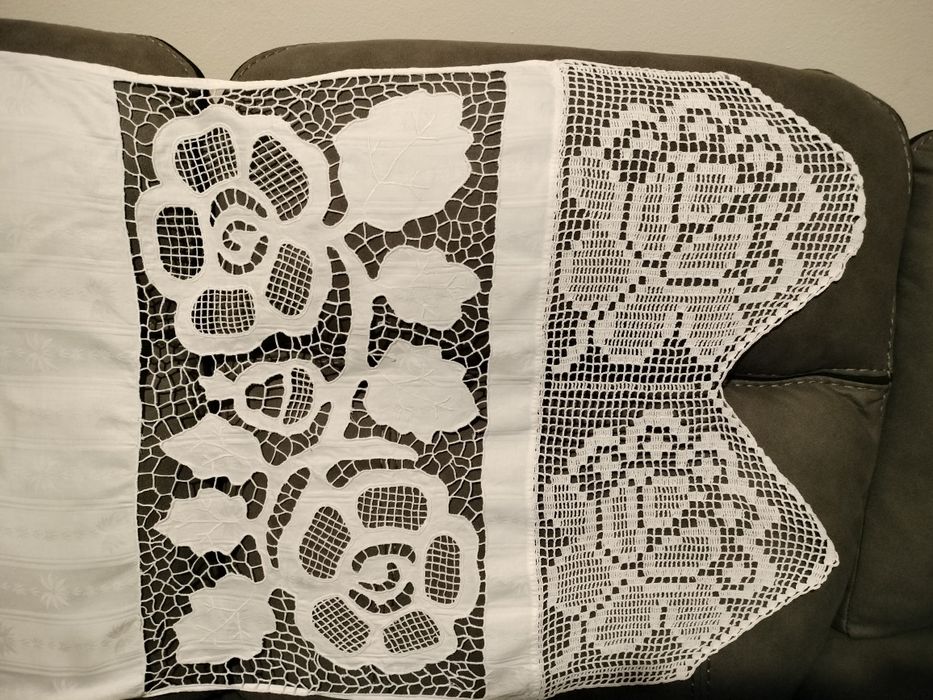 Broderie manuala stare foarte buna