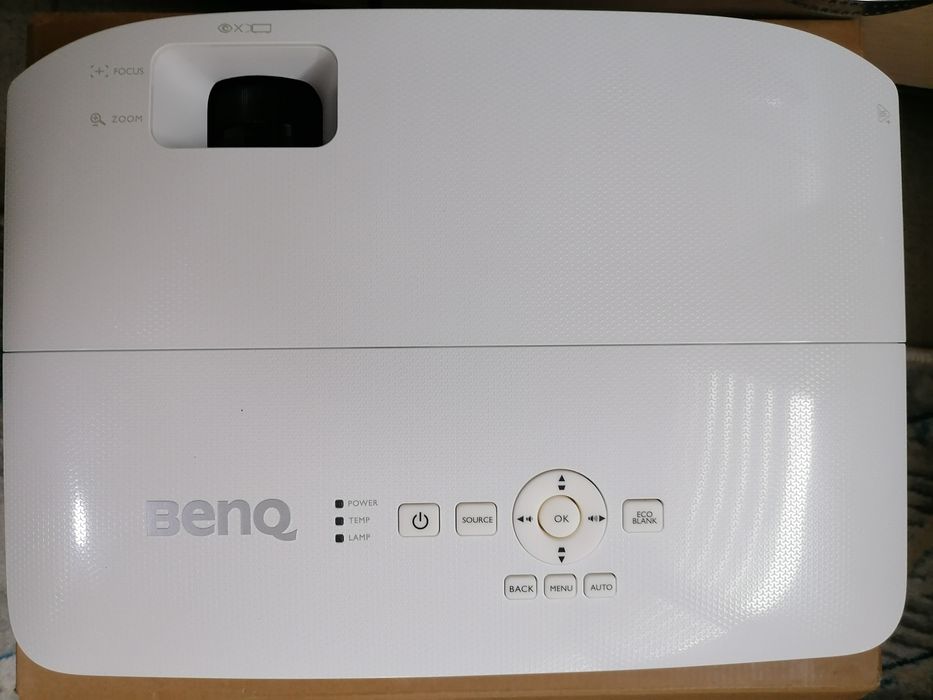 Videoproiector NOU Benq