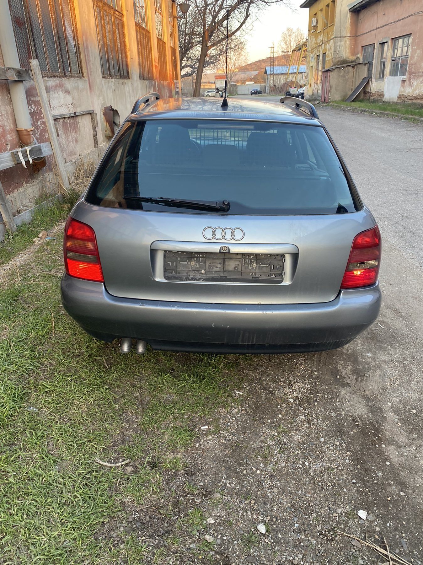 На части Audi A4 / Ауди А4 1.9 TDI 110 к.с