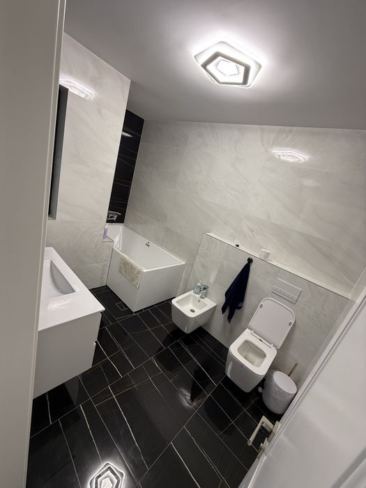 Vand casa platou targul saptamanal