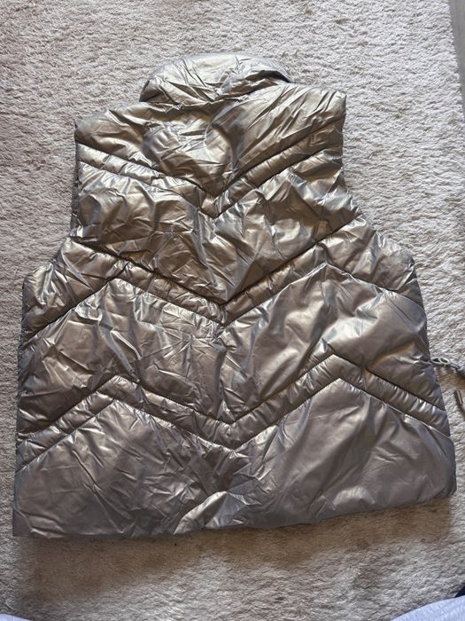 Стильная женская безрукавка