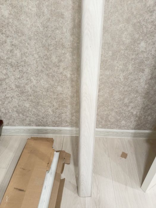 Продам плинтус напольный